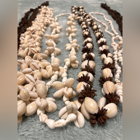 6 1970’s Vintage Hawaiian 🌺 Lei necklaces cowry shells and apple seeds. - Picture 1 of 2